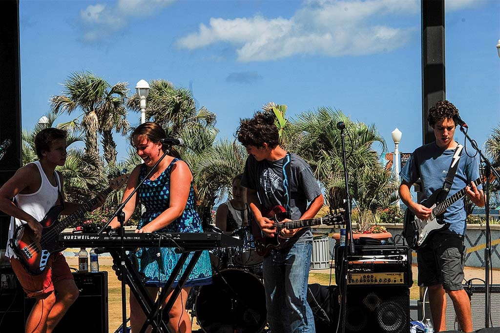 Oceanfront-live-music