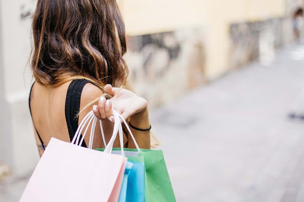 Shopping, outlets, shopping centers, boutiques, retail stores, merchants