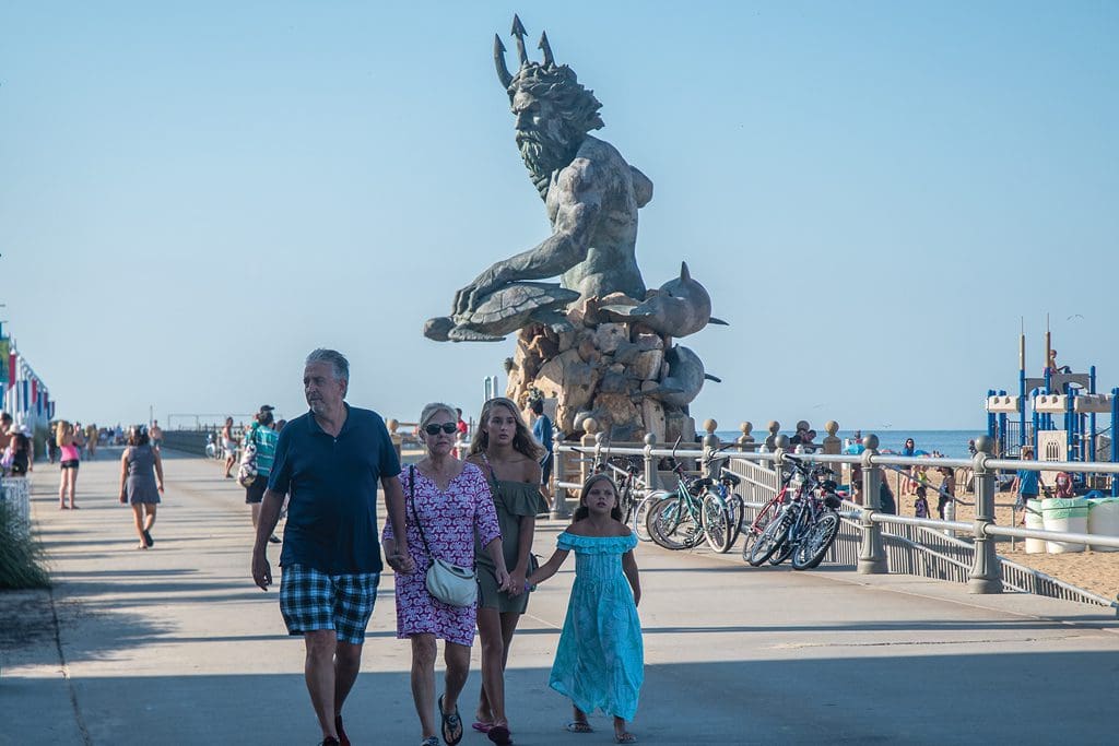virginia beach boardwalk, boardwalk, oceanfront boardwalk, boardwalk hotels, boardwalk restaurants